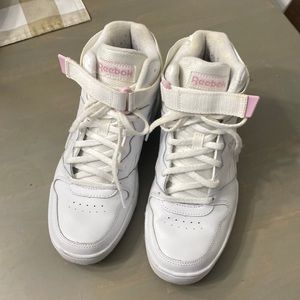 Reebok size 8 high top sneakers